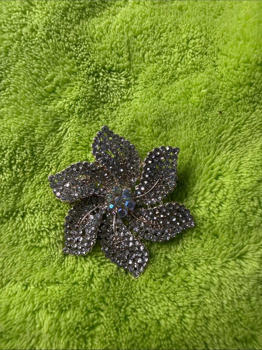 Sparkling Silver Flower Crystal Brooch - Women Jewelry